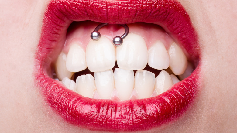 smiley piercing