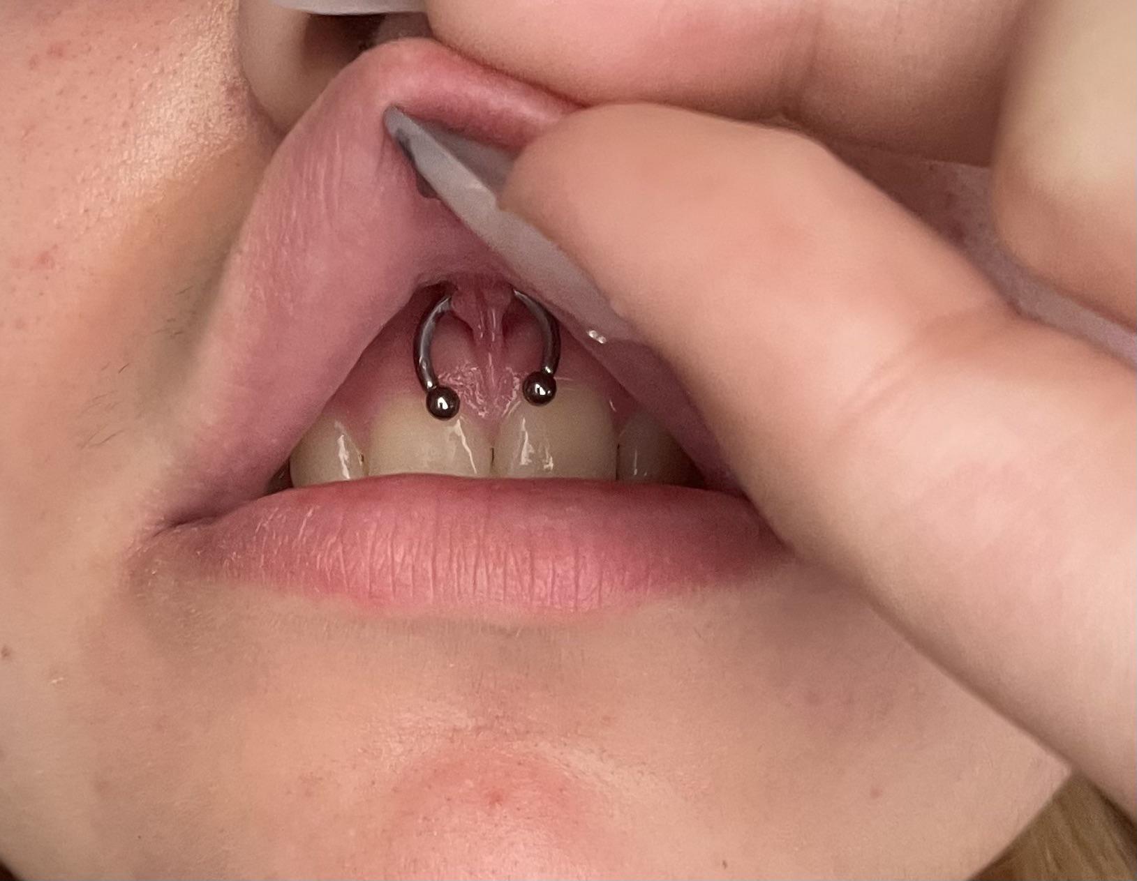 Smiley Piercing Trends 2026: Costs, Risks, and Expert Piercing Advice for Newbies