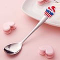 clean spoon or stirrer