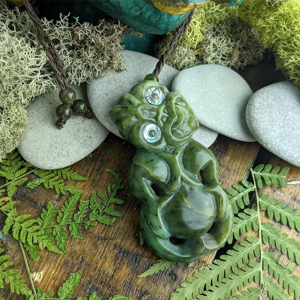 Māori Hei-tiki pendant