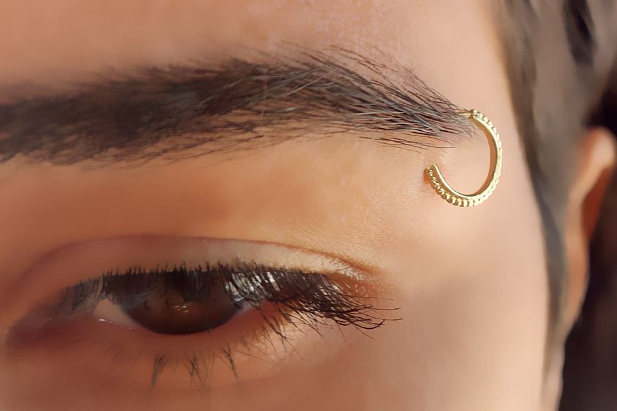 eyebrow piercing